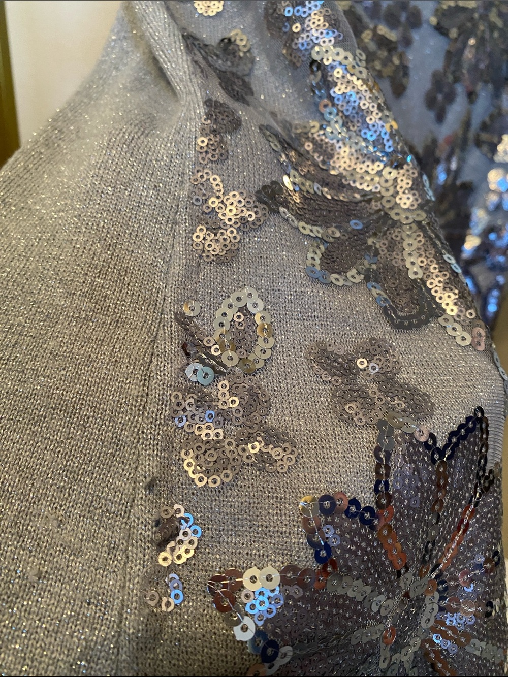 Joseph A Silver Sequin Floral Short Sleeve Scoop Neck Top - Picture 12 of 16